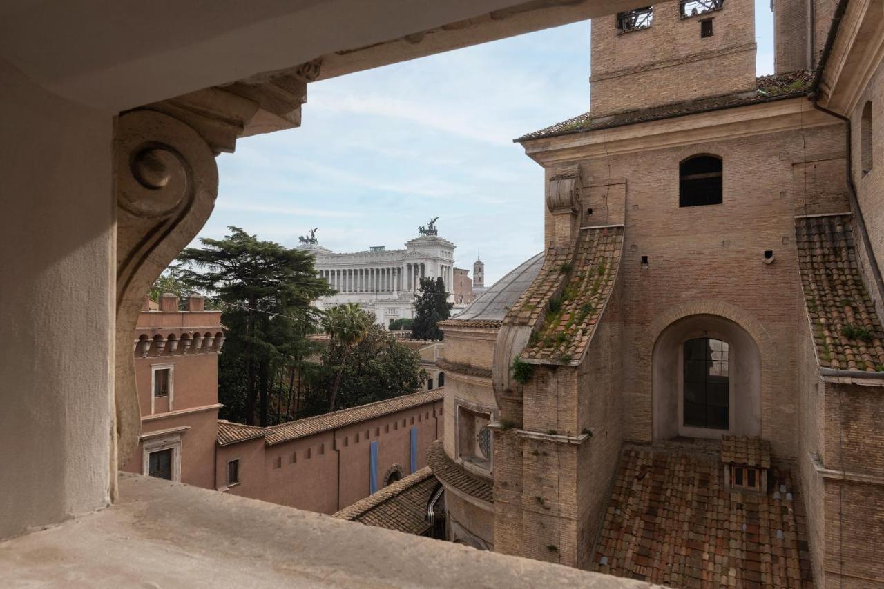 Guesthost - Palazzo Altieri Elegant Apartment, Rome