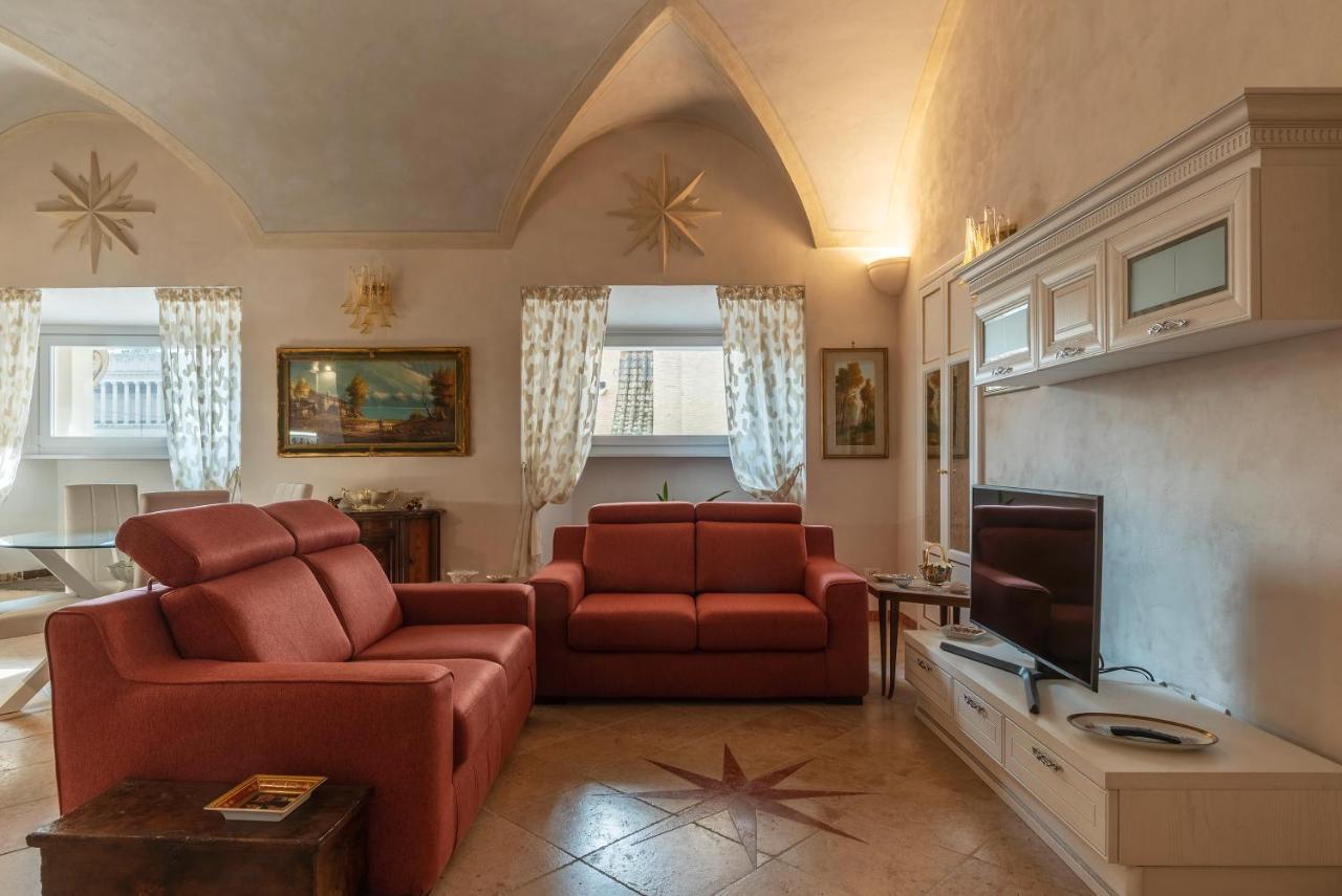 Guesthost - Palazzo Altieri Elegant Apartment — Photos 3